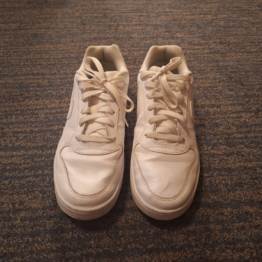 White Nike Dunks - Picture 5 of 7
